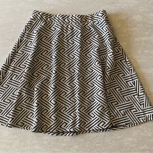 Papermoon Women’s Black and White Skirt Size L